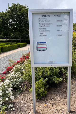 Magnetskilte med valgfri tekst til kirketavlen